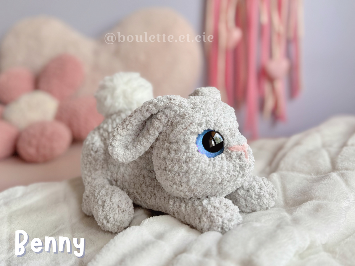 Benny the Curious Bunny · Crochet PDF Pattern · Benny le Lapin Curieux