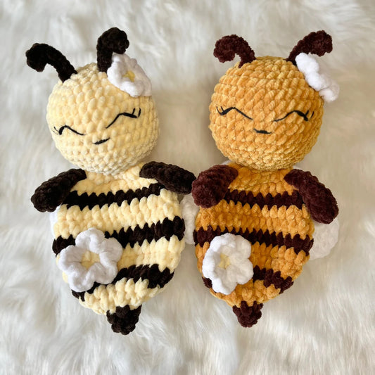 Daisy the Bee Snuggler · PDF Crochet Pattern · Daisy de Doudou Abeille