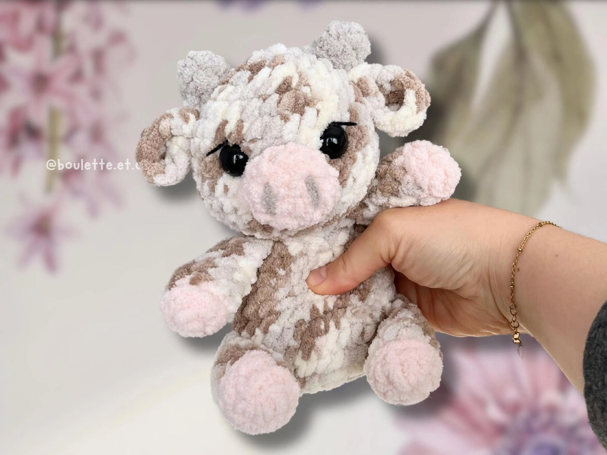 Cookie the Squishy Cow · PDF Crochet Pattern · Cookie la Vache Moelleuse